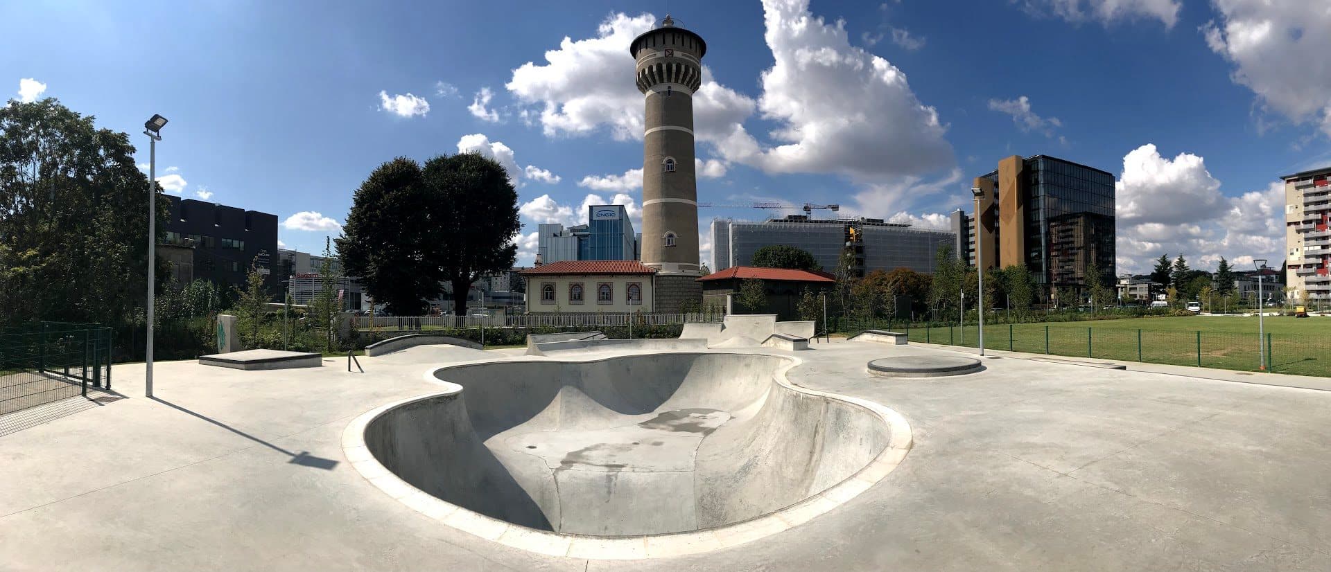 La bowl dello skatepark in Bicocca, uno dei 7 park dove facciamo lezione